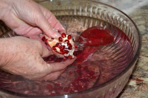 seeding-pomegranate
