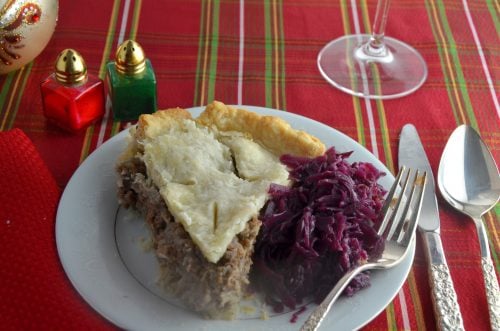 Torutière Maison on a plate with red cabbage.