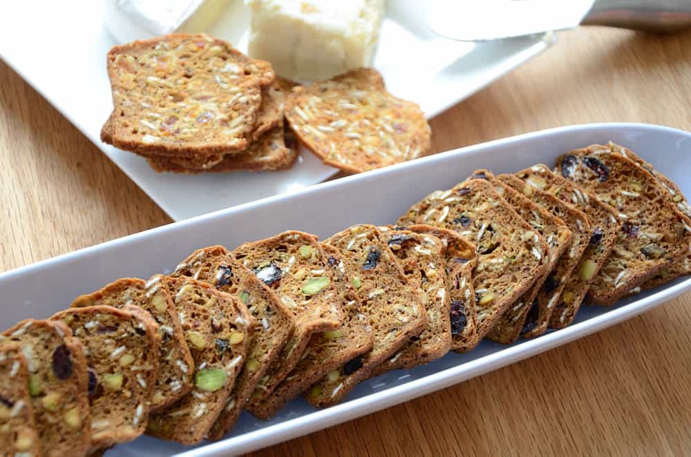 artisanal-crackers-in-white-serving-dish