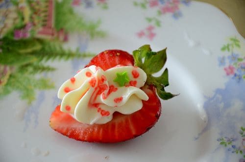 Strawberry Cream Cheese Bites