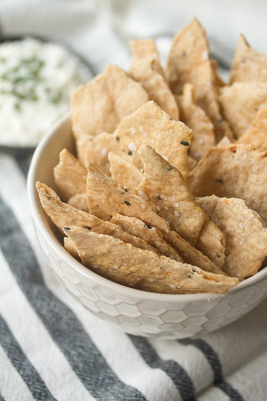 Crispy crackers with Everything Bagels spices.
