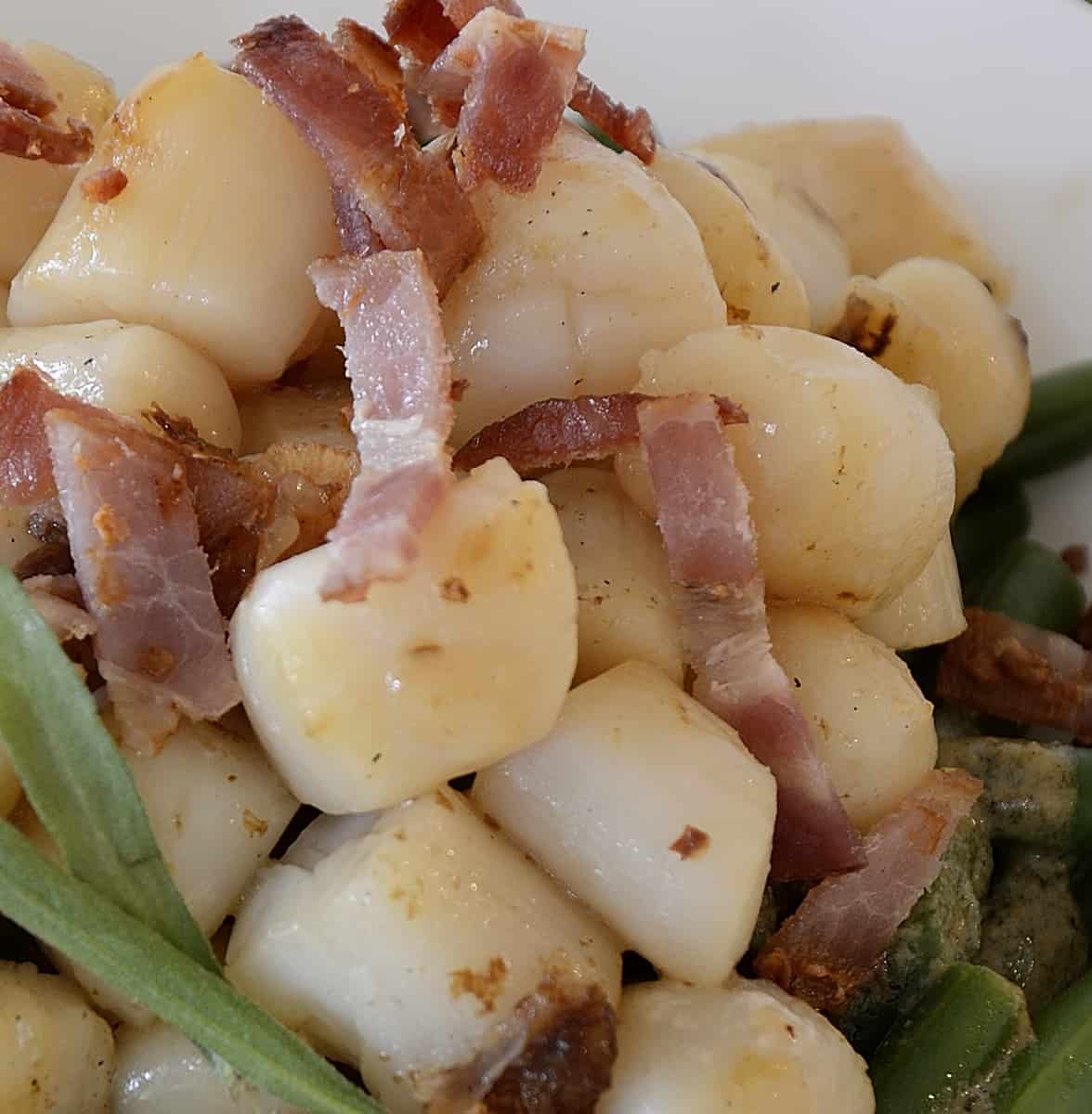 Seared Scallops with Warm Bacon Dressing