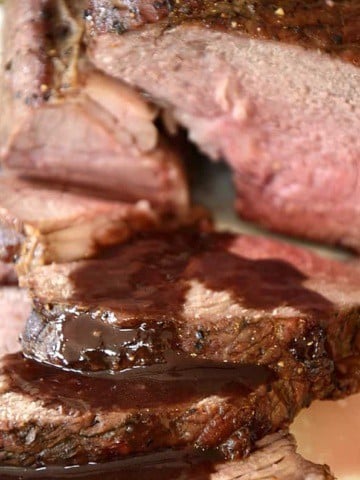 Top sirloin roast beef drizzled with Bordelaise Sauce.