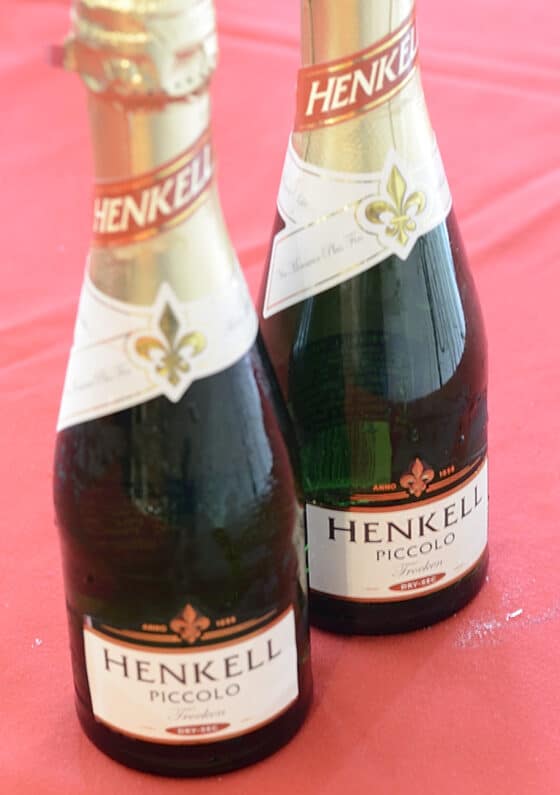 2 small splits of Henkell Sparkling wine.