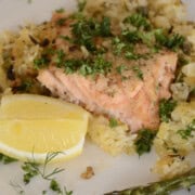 Salmon and crispy rice onn plate.